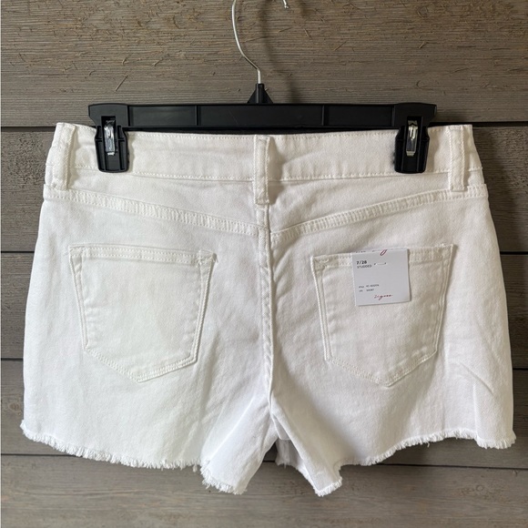 NWT Vigoss White Studded Jean Shorts - Picture 2 of 5